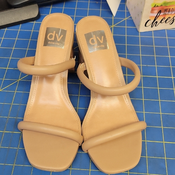 Dolce Vita Shoes - DV Dolce Vita Women's Nude Heeled Halsty strappy block heel Sandals Size 7 New